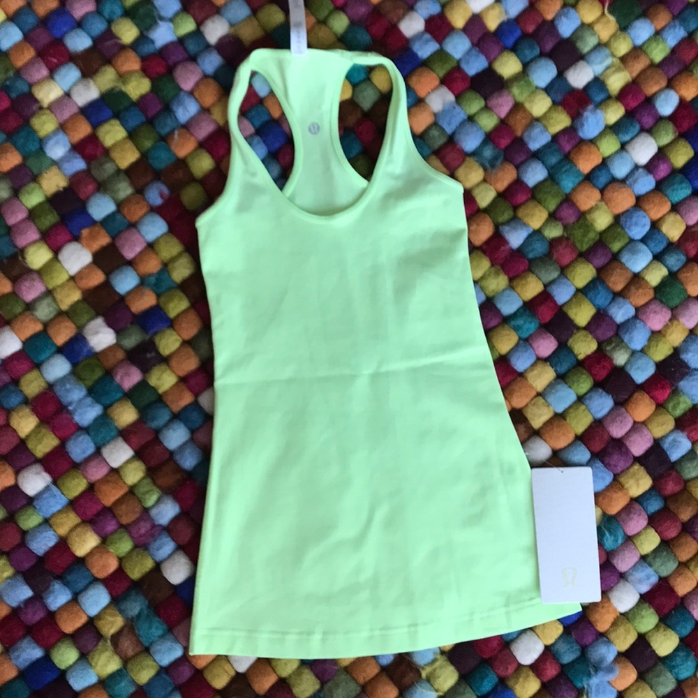 NWT Lululemon Size 4 CRB